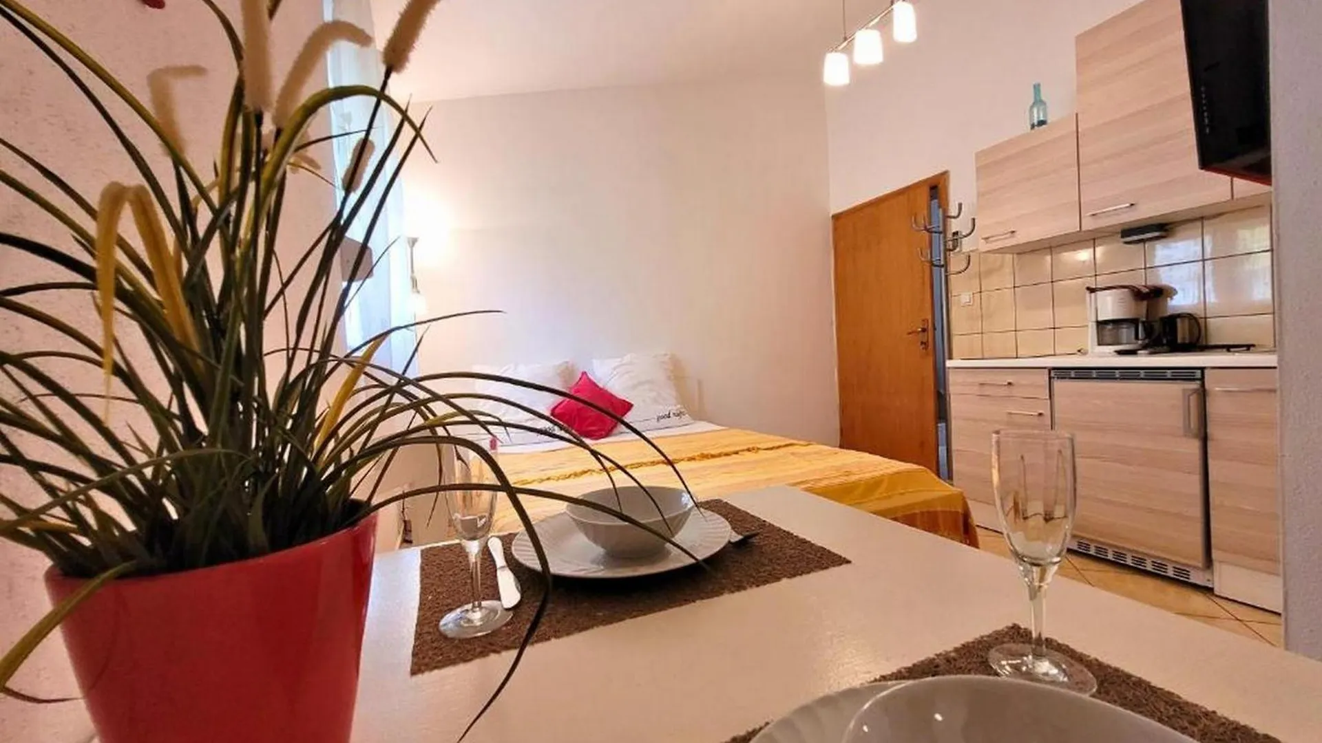 Apartments By The Sea Vir - 22750